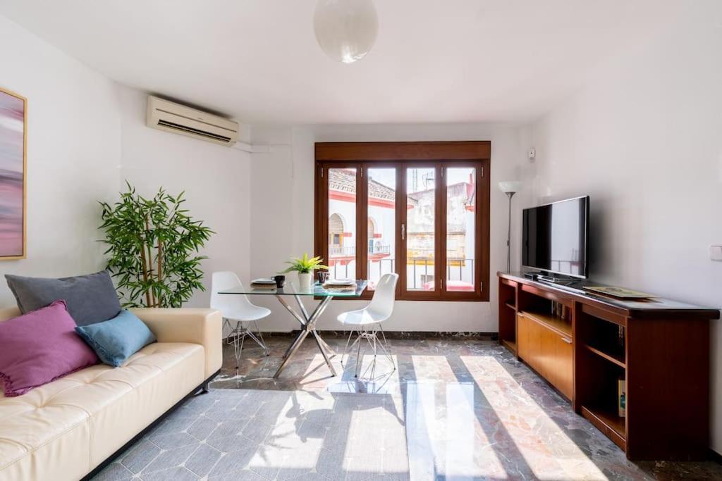 Behouse Sierpes Appartement Sevilla Buitenkant foto