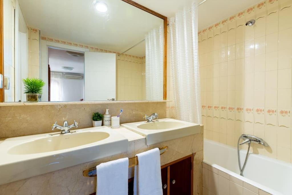 Behouse Sierpes Appartement Sevilla Buitenkant foto